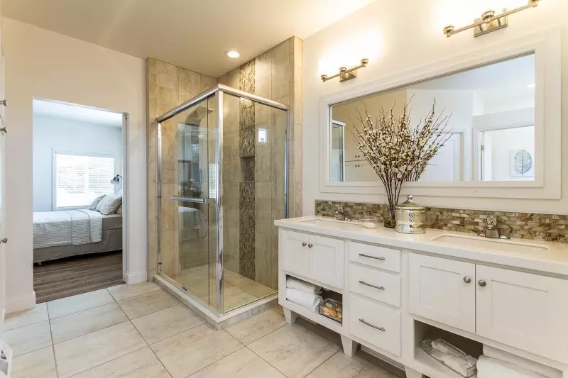 Kingsbrook kb-47 bathroom home features