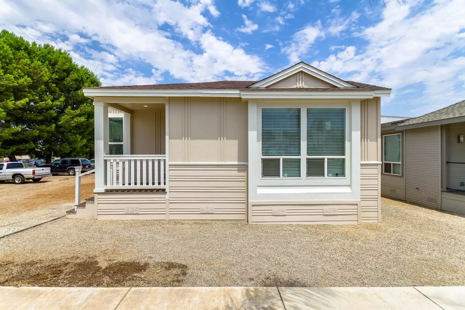 Kingsbrook kb-47 elevation and exterior home features