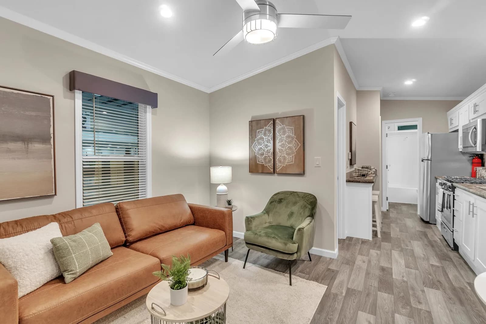 Shpk-23l interior and hero home features