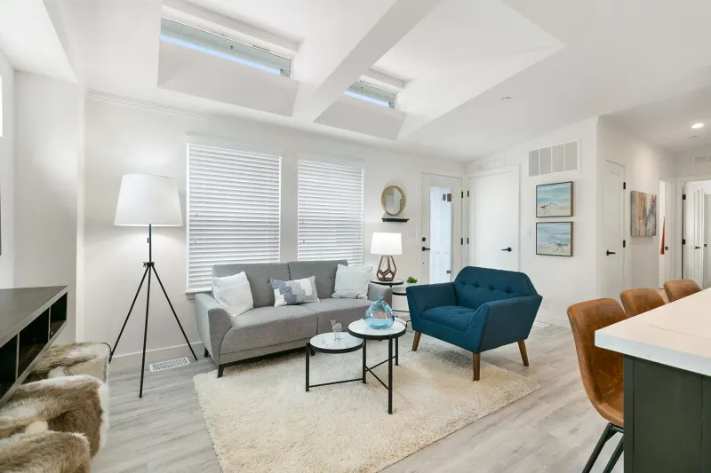 Gs 790 adu interior home features