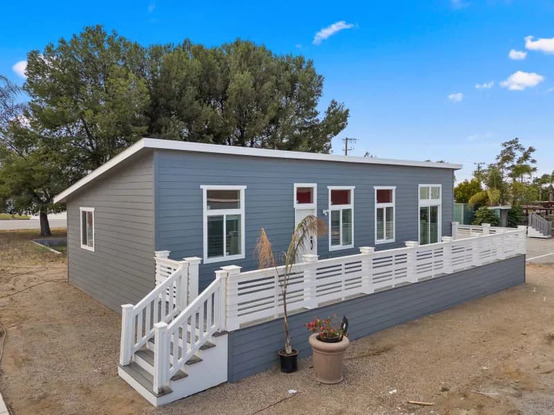 Bd 04 (4424) hero, elevation, and exterior home features