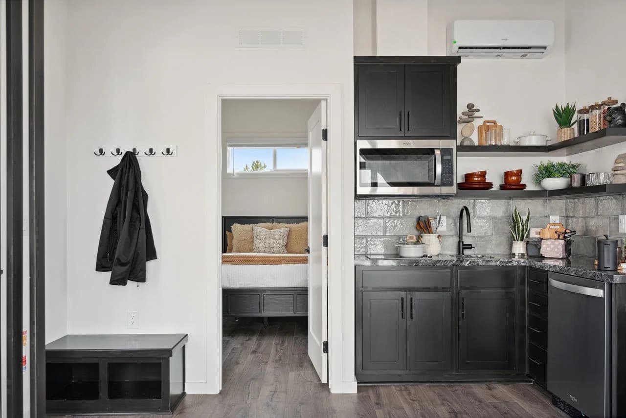 Ata-01 kitchen home features