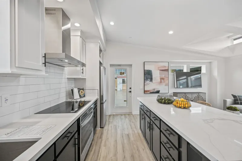 Gs 790 adu kitchen home features