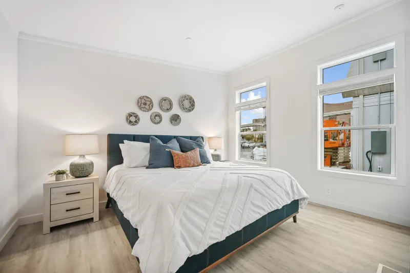 Gs 790 adu bedroom home features